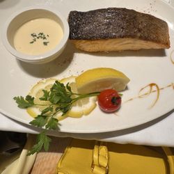 Le Vesuvio - Salmon with butter sauce