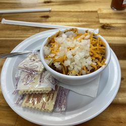 Western Sky's Family Resturant - Yummy chili with cheese and onions