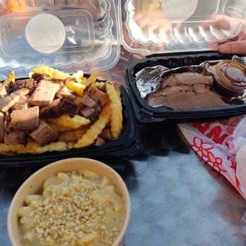 Barbecue43 - Brisket, brisket fries, Mac n cheese - Barbeque Near Me - Sylmar, California Barbecue43 - Brisket, brisket fries, Mac n cheese - Barbeque Near Me - Sylmar, California