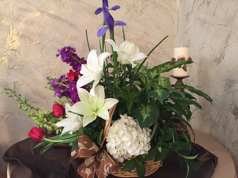 THE GILDED LILY 10 Photos 112 E Main St, Hamilton, Texas Florists