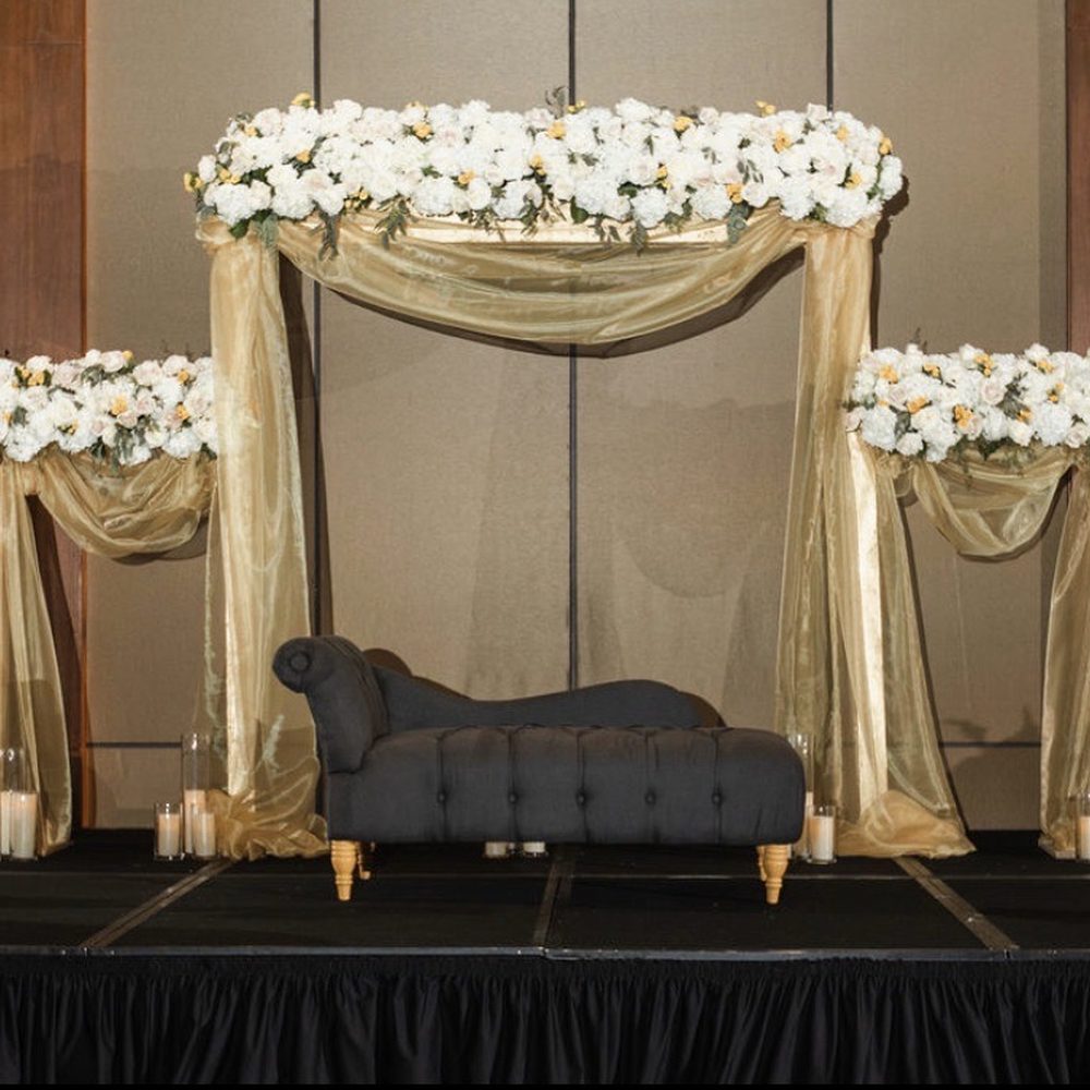 Flowers By Brian - Reception stage: so ugly I couldn't believe it. Nothing like what my original designer helped me with - Florists Near Me - Mineola, New York Flowers By Brian - Reception stage: so ugly I couldn't believe it. Nothing like what my original designer helped me with - Florists Near Me - Mineola, New York