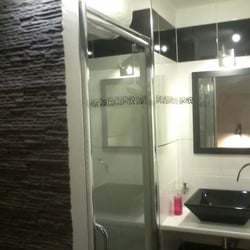 MarseilleCity - Salle d'eau privative, accessible directement par la chambre