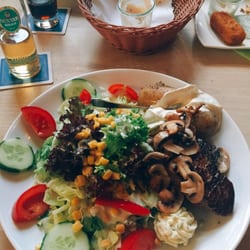 Manes am Bösch - This is the "lady killer", a steak with mushrooms as well as a side of salad and baked potato