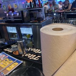 Pluckers Wing Bar - Pasadena - Really nice