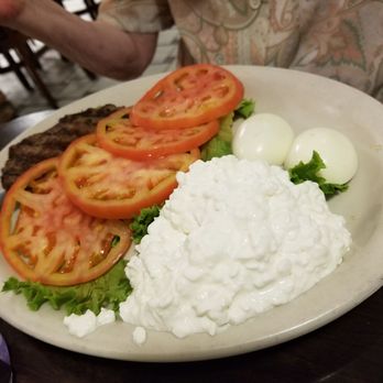 Diet Plate Grilled Burger Patty Cottage Cheese Tomatoes And A