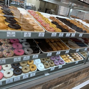 Randy’s Donuts - Coffee & Tea Near Me - San Diego, California