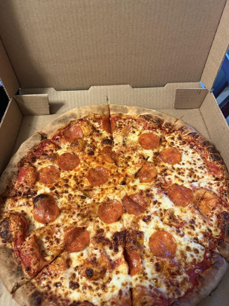 Food from Courtside Pizza