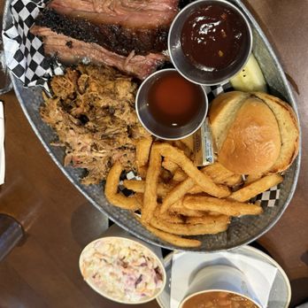 Gold Course Clubhouse Grill - American Near Me - Williamsburg, Virginia
