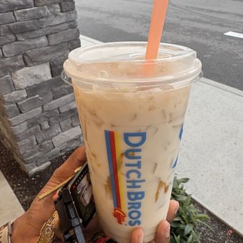 Dutch Bros Coffee - Chai Latte with caramel and vanilla - Juice Bars & Smoothies Near Me - Knoxville, Tennessee