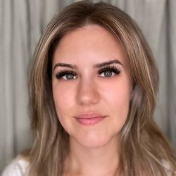 Juli’s Lashes - Hybrid Eyelash Extensions