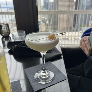 Smith Tower Observatory Bar - My cousin's cocktail - Cocktail Bars Near Me - Seattle, Washington Smith Tower Observatory Bar - My cousin's cocktail - Cocktail Bars Near Me - Seattle, Washington