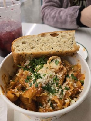 Gigi's Pasta by null