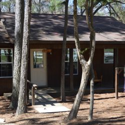 Elijah's Retreat - Cabin in the Piney Woods of East Texas