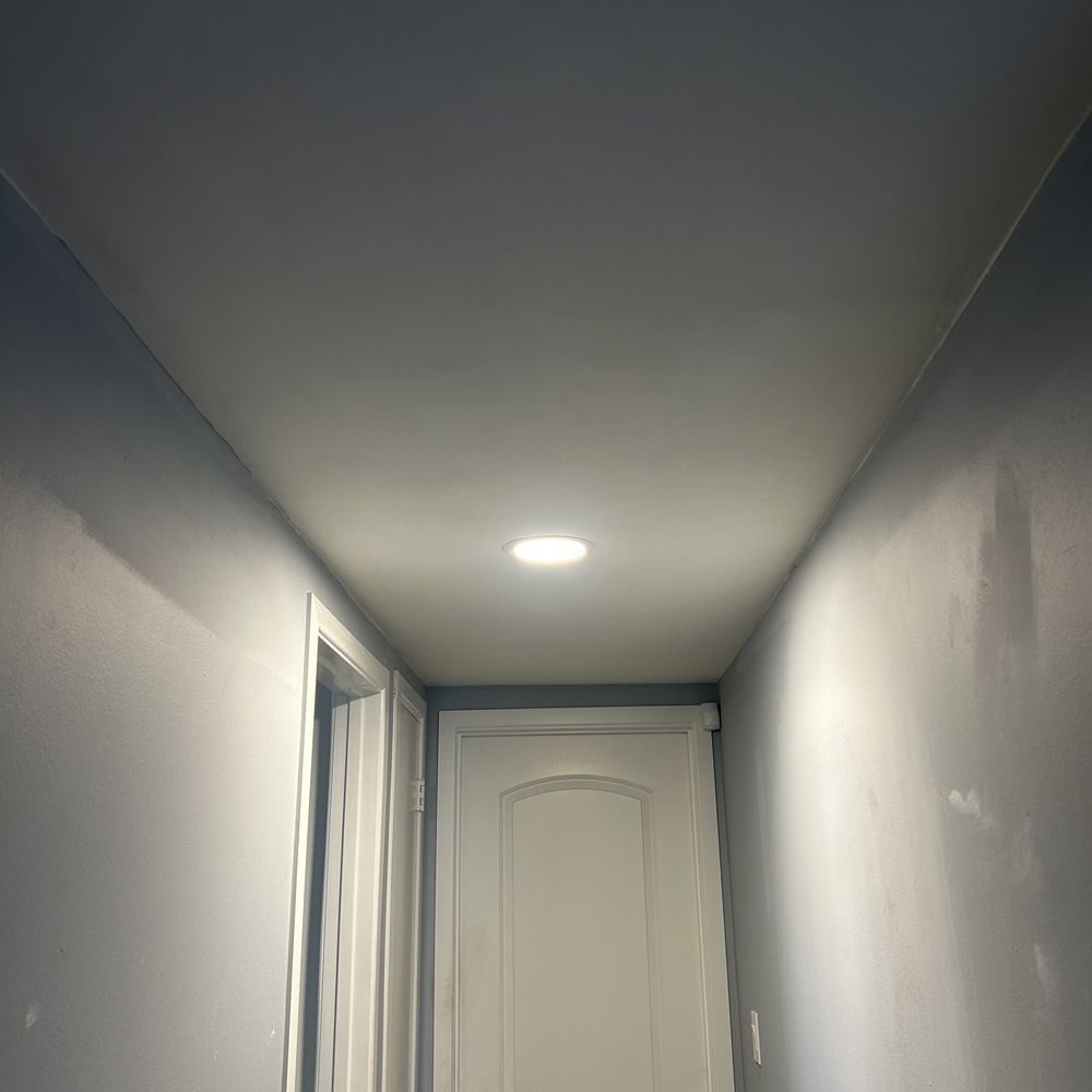 Handyman Daddy - hallway after - Painters Near Me Handyman Daddy - hallway after - Painters Near Me