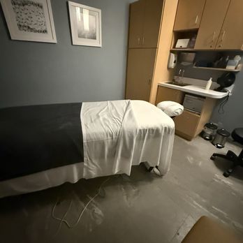 Massage Envy - Massage room - Skin Care Near Me - Apple Valley, California Massage Envy - Massage room - Skin Care Near Me - Apple Valley, California
