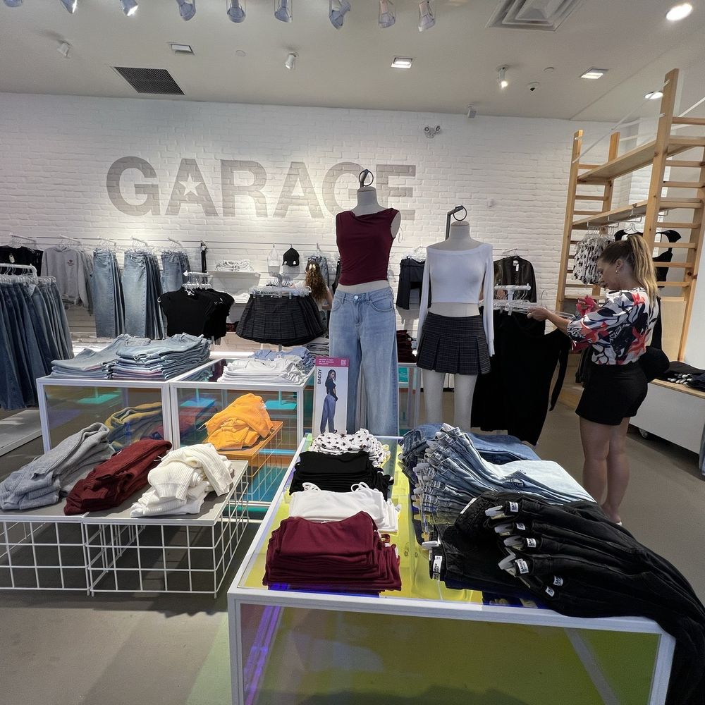 Garage - Women's Clothing Near Me - Aventura, Florida