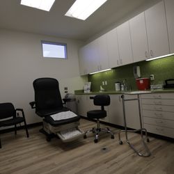 Orange County Foot & Ankle Group - HBfeet.com - Patient room