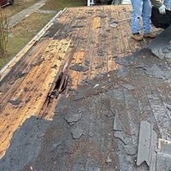 Miller Roofing Alabama - Tearing off old roof and exposing water damage - Roof Inspectors Near Me - Jasper, Alabama Miller Roofing Alabama - Tearing off old roof and exposing water damage - Roof Inspectors Near Me - Jasper, Alabama