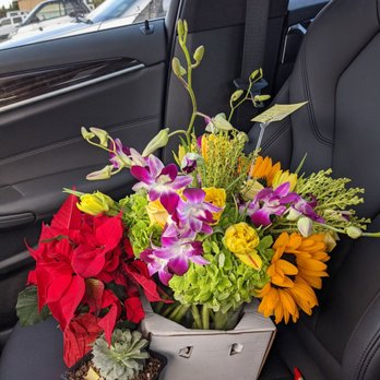 Growers Direct Flowers - Gorgeous bouquet - Florists Near Me - Costa Mesa, California Growers Direct Flowers - Gorgeous bouquet - Florists Near Me - Costa Mesa, California