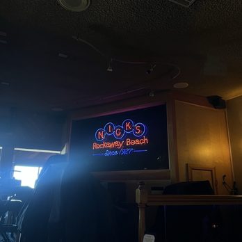 Nick's Seafood Restaurant - lounge area - Seafood Near Me - Pacifica, California