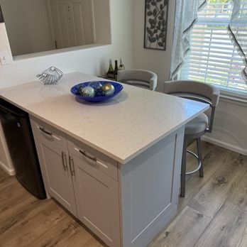 Colorado Builders Group - Peninsula in kitchen - General Contractors Near Me - Denver, Colorado
