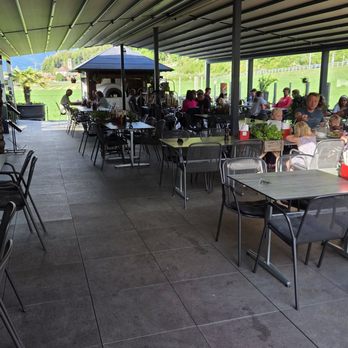 Restaurant Pizzeria Luna Piccante - Patio - Swiss Food Near Me - Wilderswil, BE Restaurant Pizzeria Luna Piccante - Patio - Swiss Food Near Me - Wilderswil, BE