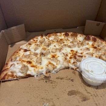 Ovenhead Pizza - Chicken with white garlic sauce and a side of ranch. - Pizza Near Me - Mesquite, Texas Ovenhead Pizza - Chicken with white garlic sauce and a side of ranch. - Pizza Near Me - Mesquite, Texas