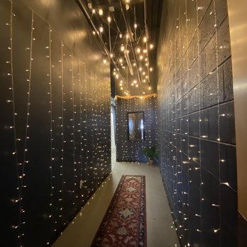 Column 15 - Hallway to bathroom - Coffee & Tea Near Me - Williamsburg, Virginia