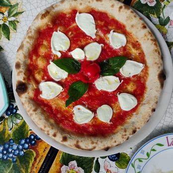 La Zagara - Margherita pizza - Cafes Near Me - Positano, SA La Zagara - Margherita pizza - Cafes Near Me - Positano, SA