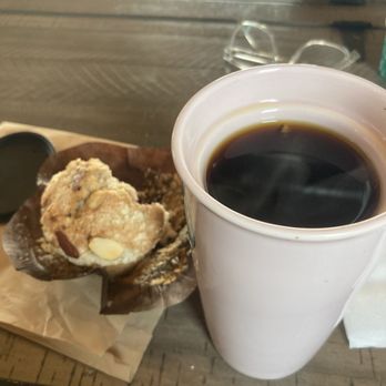 Fiddleheads Coffee - Winter spice muffin - Coffee & Tea Near Me - Wauwatosa, Wisconsin