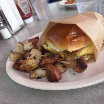 Millie's Cafe - SLUTTY BUN - Breakfast & Brunch Near Me - Los Angeles, California Millie's Cafe - SLUTTY BUN - Breakfast & Brunch Near Me - Los Angeles, California