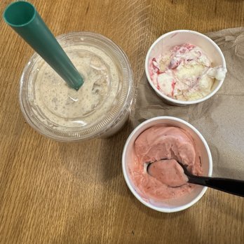iSwii Gelato - The classic boba, white chocolate raspberry ice cream and strawberry sorbet - Ice Cream & Frozen Yogurt Near Me - Garden Grove, California iSwii Gelato - The classic boba, white chocolate raspberry ice cream and strawberry sorbet - Ice Cream & Frozen Yogurt Near Me - Garden Grove, California