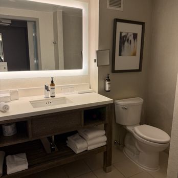 Hyatt Regency Boston - Bathroom - Hotels Near Me - Boston, Massachusetts