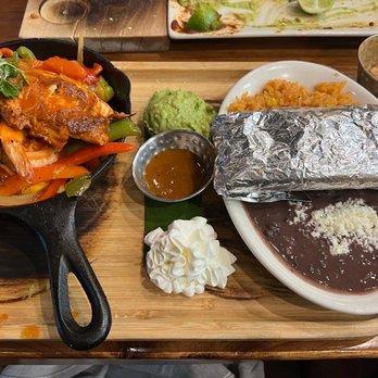 Sol Agave - Chicken and shrimp fajitas- delicious!! - Mexican Near Me - American Fork, Utah