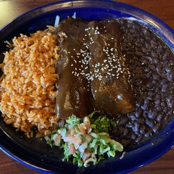 Juanita Cantina & Grill - Enchiladas en Mole