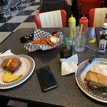 Cool Cat Cafe - American Near Me - Pismo Beach, California