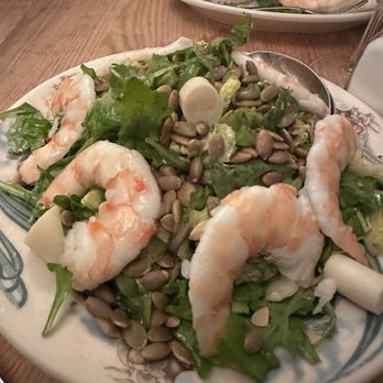 Peter Luger - Mixed Green Salad Mixed Green Salad with shrimp - Steakhouses Near Me - Brooklyn, New York