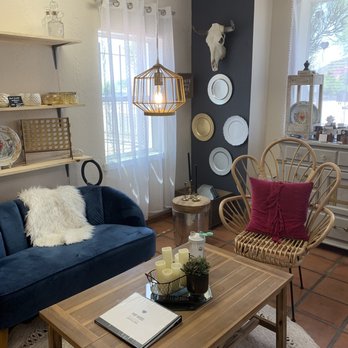 Pop Weds & Events - The blue coach is iconic - Wedding Planning Near Me - Tucson, Arizona Pop Weds & Events - The blue coach is iconic - Wedding Planning Near Me - Tucson, Arizona