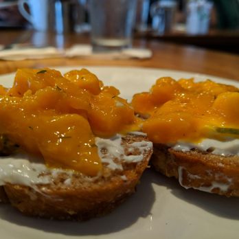 Koko Head Cafe - Mango brushetta - Breakfast & Brunch Near Me - Honolulu, Hawaii