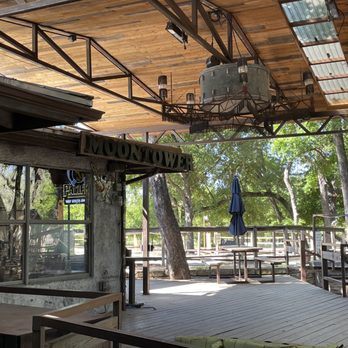 Moontower Saloon - Music Venues Near Me - Austin, Texas
