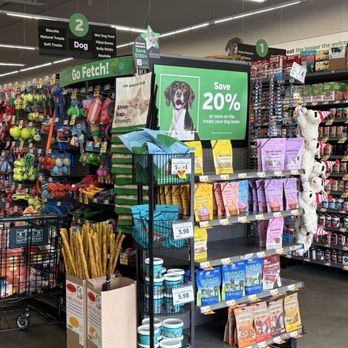 Pet Supplies Plus Westlake - End cap - Pet Stores Near Me - Westlake, Ohio Pet Supplies Plus Westlake - End cap - Pet Stores Near Me - Westlake, Ohio