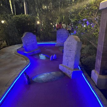 Hollywood Drive In Golf - Mini Golf Near Me - Orlando, Florida