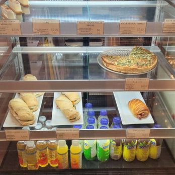 Ca Croustille - Patisserie/Cake Shop Near Me - Vancouver, British Columbia