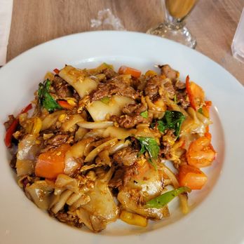 NUA Thai - Drunken noodle - Thai Near Me - Houston, Texas