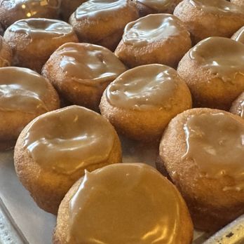 Daily Dozen Doughnut - Bakeries Near Me - Seattle, Washington