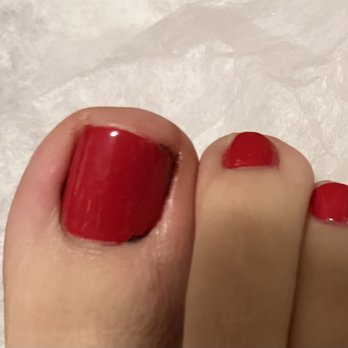 Happy Hands Nails - Corners of my toe were bleeding for over a week and still have yet healed - Nail Salons Near Me - Niles, Illinois