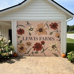 Lewis Adventure Farm & Zoo - Beautiful mural