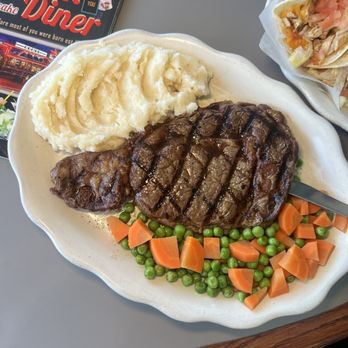 Crosstown Diner - Classics steak and mashed - Diners Near Me - Bronx, New York