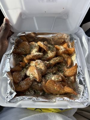 Dream Wings Patio & Food Truck by null
