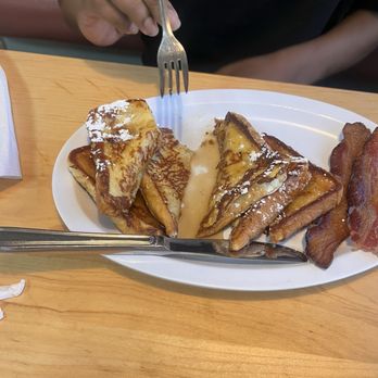 Cupboard Restaurant - French toast - Southern Near Me - Memphis, Tennessee